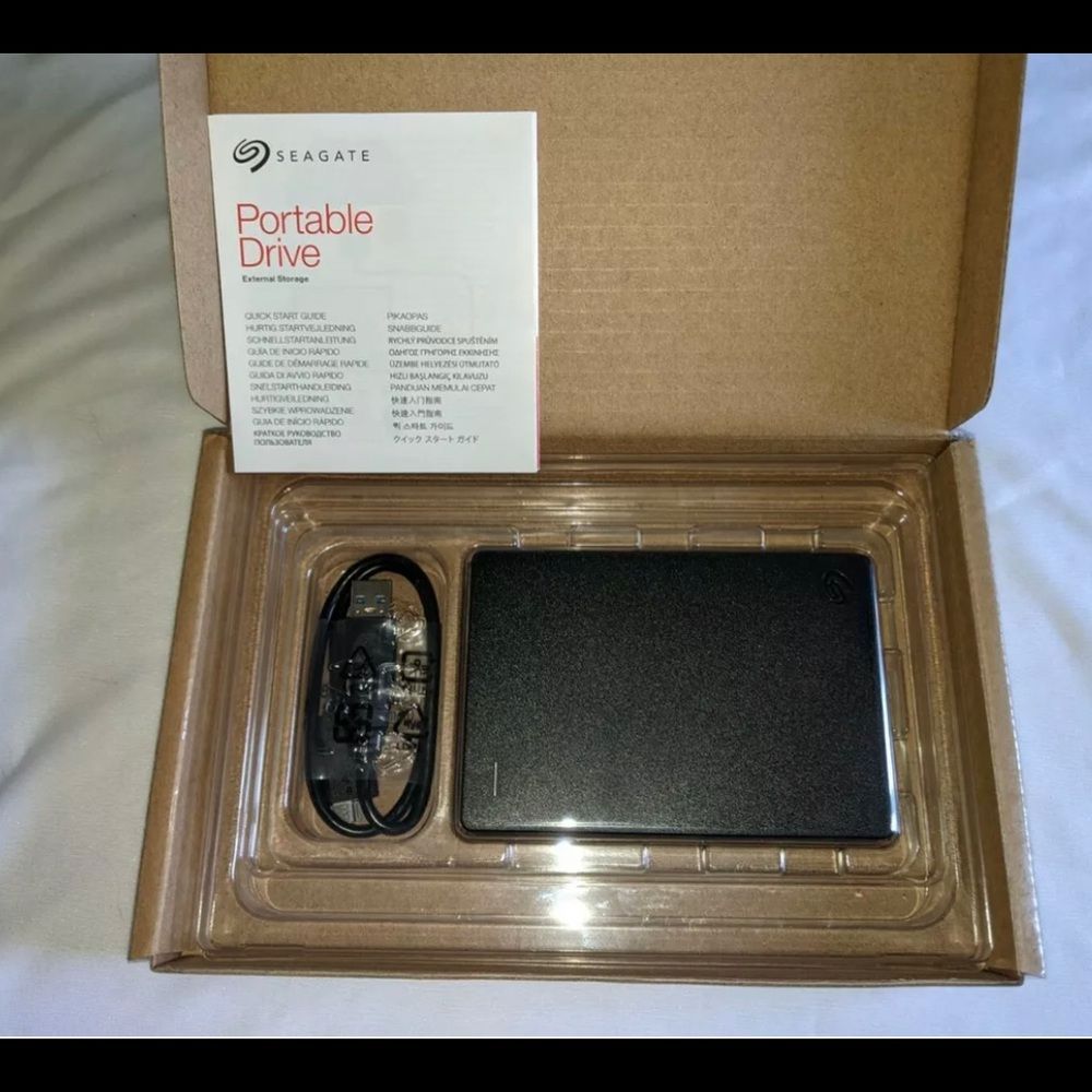 Seagate Portable 2TB External Hard Drive STGX2000400 - USB 3.0 New